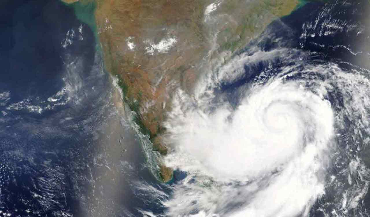 రానున్న నాలుగు రోజుల్లో రెండు అల్పపీడనాలు, తెలుగు రాష్ట్రాలకు ఎలర్ట్