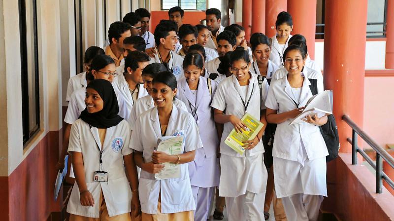 బీఎస్సీ నర్సింగ్ కోర్సులో అడ్మిషన్లకు జూలై 6న APNCET- 2025, ప్రవేశ పరీక్ష.
