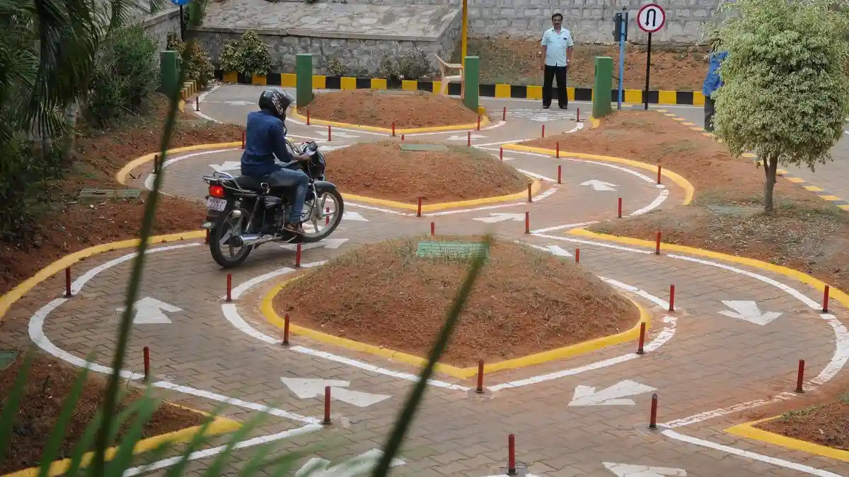 ఇక టెస్ట్ లేకుండానే లైసెన్స్! –&nbsp;&nbsp; ఆంధ్రప్రదేశ్‌లో కొత్త డ్రైవింగ్ లైసెన్స్ విధానం