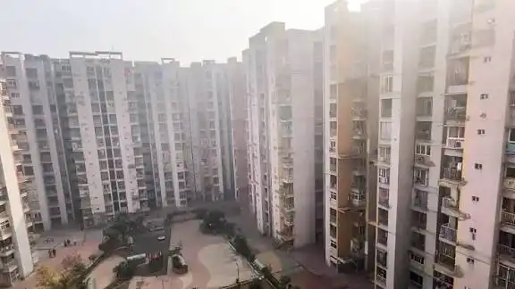 ఘజియాబాద్‌లో దారుణం: హైరైజ్ అపార్ట్‌మెంట్ నుంచి దూకి ముగ్గురు అక్కాచెల్లెళ్ల ఆత్మహత్య